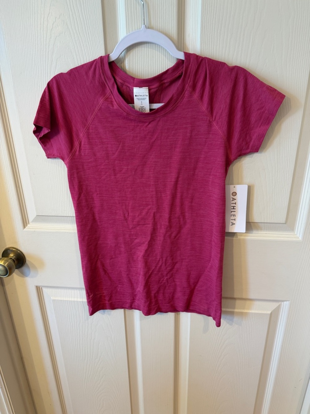 Athleta Women’s Momentum Seamless Tee Sz S.  NWT. Box12